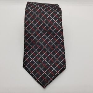 Matt Andrews black red white chain print tie 3.125 in wide 57.25 in long